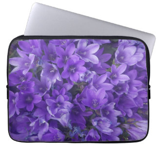 Funda para portátil de flores de campanilla púrpur