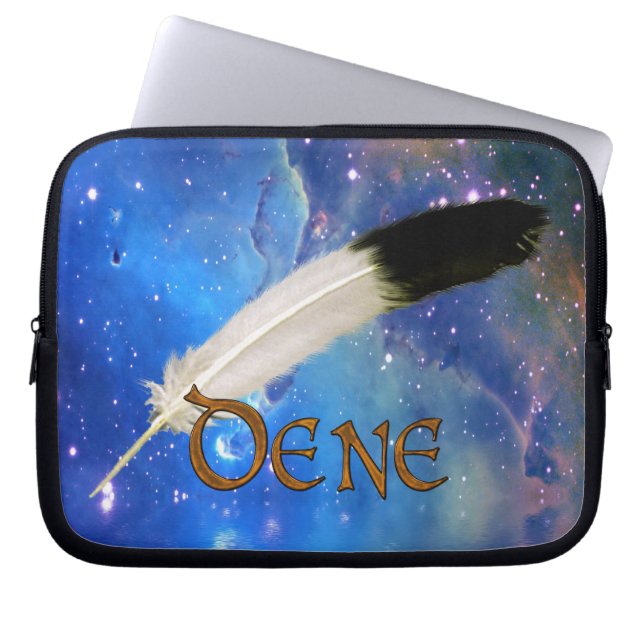 Funda Para Portátil DENE Nation & Feather Space Laptop Sleeve (Frente)