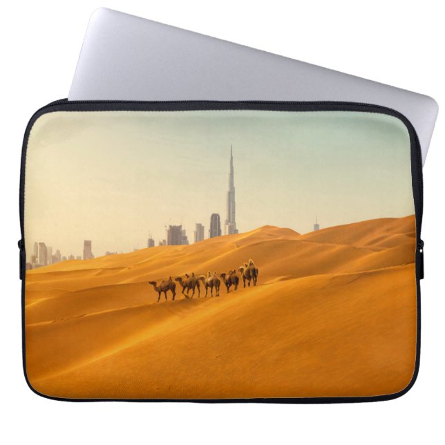 Funda Para Portátil Desiertos | Vista aérea de Dubai con camellos (Frente)
