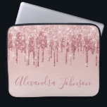 Funda Para Portátil Deslumbrador de oro rosa rosa espuma monograma<br><div class="desc">Rubor Pink - Rosa  Gold Faux Dripping Purpurina y Sparkle Elegant Monogram Girly Cute Laptop Funda o Sleeve. Este funda se puede personalizar para incluir su nombre de script de firma.</div>