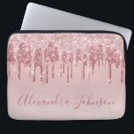Funda Para Portátil Deslumbrador de oro rosa rosa espuma monograma<br><div class="desc">Rubor Pink - Rosa  Gold Faux Dripping Purpurina y Sparkle Elegant Monogram Girly Cute Laptop Funda o Sleeve. Este funda se puede personalizar para incluir su nombre de script de firma.</div>
