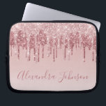 Funda Para Portátil Deslumbrador de oro rosa rosa espuma monograma<br><div class="desc">Rubor Pink - Rosa  Gold Faux Dripping Purpurina y Sparkle Elegant Monogram Girly Cute Laptop Funda o Sleeve. Este funda se puede personalizar para incluir su nombre de script de firma.</div>