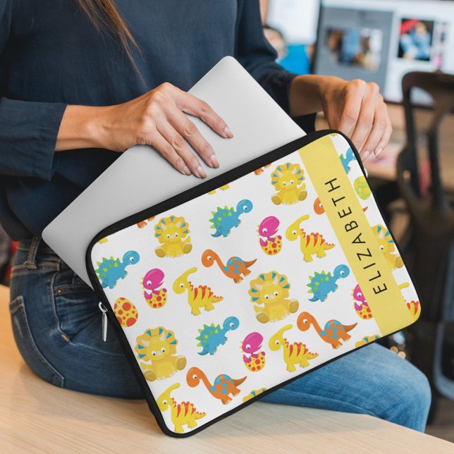 Funda Para Portátil Dinosaurios Cutos, Patrón De Dinosaurios, Tu Nombr (Subido por el creador)