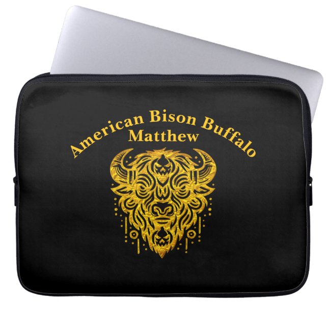 Funda Para Portátil Diseño De Bisonte Intrincado Con Elementos Tribale (Frente)