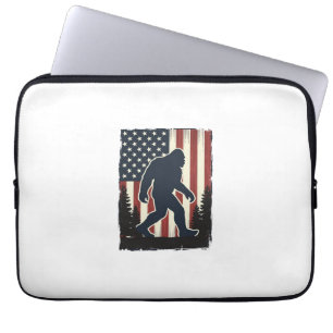 Funda Para Portátil Diseño vectorial vintage de Bigfoot con bandera am
