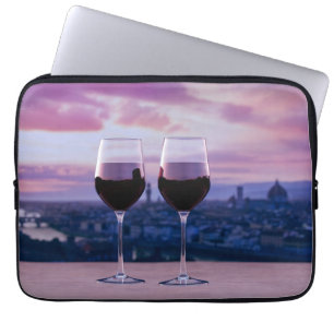 Funda Para Portátil Dos copas de vino tinto en el horizonte de Florenc