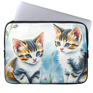 Funda Para Portátil Dos gatitos en un jardín floral