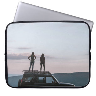 Funda Para Portátil Dos mujeres en el techo del auto