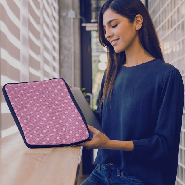Funda Para Portátil Dotty Delight Pink (A woman tries to put her rap note into a laptop in a Dotty Delight Pink Laptop Sleeve.)