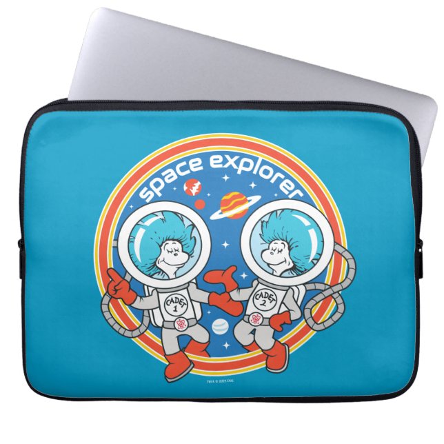 Funda Para Portátil Dr. Seuss | Cadet One Cadet Two Space Explorer (Frente)