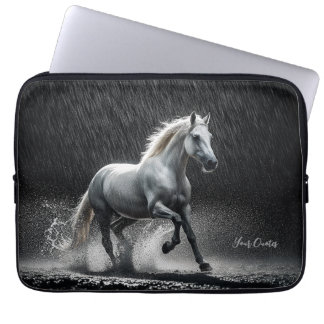 Funda Para Portátil Dramatic White Horse Galloping in Rain