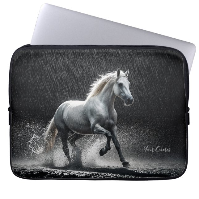 Funda Para Portátil Dramatic White Horse Galloping in Rain (Frente)