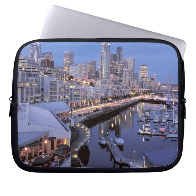 Funda Para Portátil Dusk en el puerto de Bell en Seattle, Washington. (Frente)