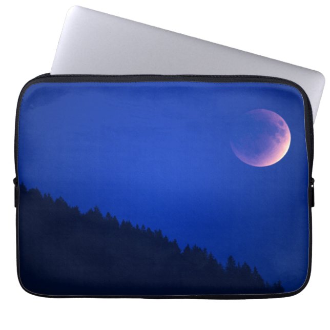 Funda Para Portátil Eclipse lunar sobre bosque | Zug, Suiza (Frente)
