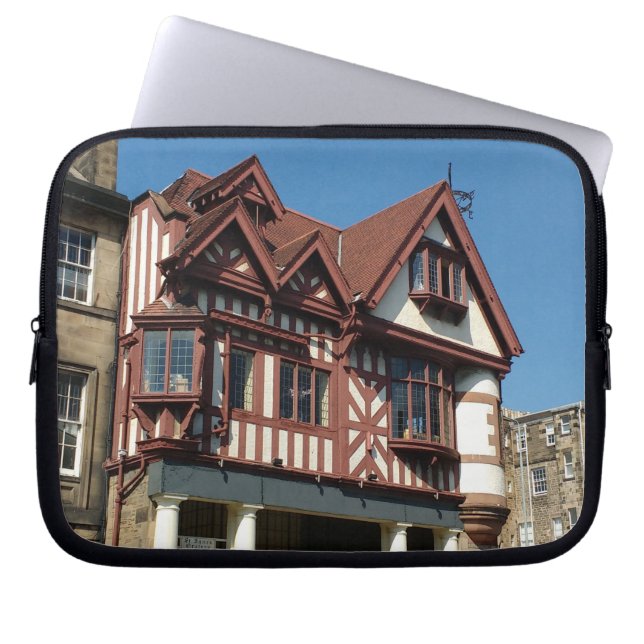 Funda Para Portátil Edificio de armazones de encino Tudor, Edimburgo,  (Frente)