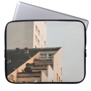 FUNDA PARA PORTÁTIL EDIFICIO DE CONCRETO BLANCO