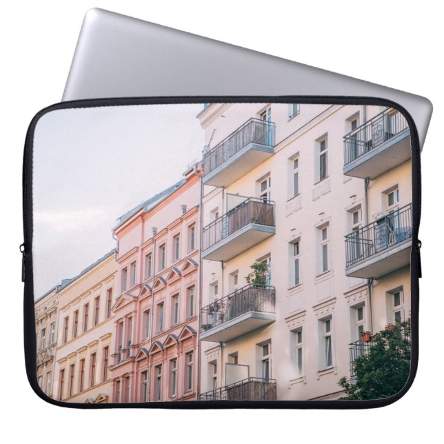 FUNDA PARA PORTÁTIL EDIFICIOS BLANCOS Y RODORES (Frente)