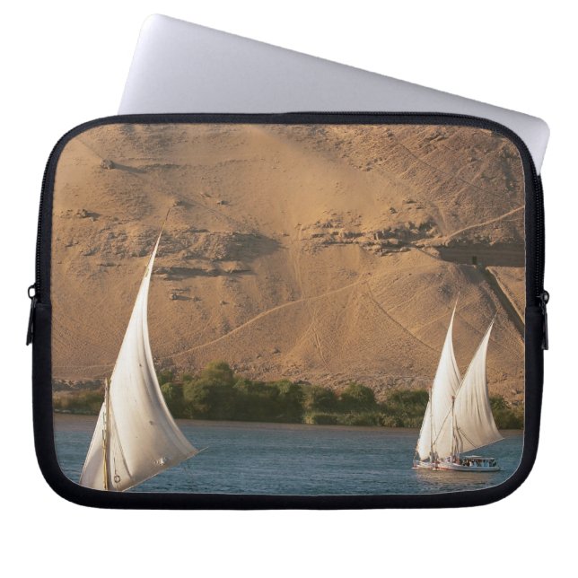 Funda Para Portátil Egipto, Asuán, Río Nilo, veleros Felucca, (Frente)