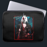 Funda Para Portátil El escuadrón suicida | Harley Quinn y Green Ferns<br><div class="desc">Harley Quinn parado frente a helechos verdes en una frontera roja.</div>