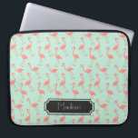 Funda Para Portátil El modelo rosado y de la menta lindo el | del<br><div class="desc">Esto es un dibujo de un pájaro del flamenco que fue hecho en un modelo. El fondo es un color bonito de la menta.  Hay un marco en el diseño donde usted puede hacer su nombre imprimir.</div>
