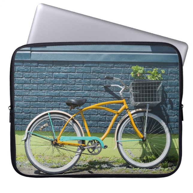 Funda Para Portátil Elegante bici inclinada en la pared (Frente)