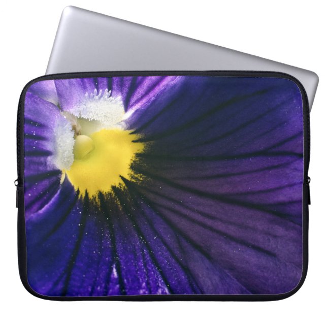 Funda Para Portátil Elegante foto de macro pansy púrpura (Frente)