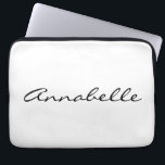 Funda Para Portátil Elegante Personalizado de nombres de guiones manus<br><div class="desc">Este funda portátil personalizado incluye su nombre en una bonita escritura manuscrita escrita en un elegante fondo blanco. Gran idea de regalo.</div>