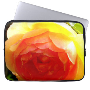 Funda Para Portátil Elegante rosa floral de albaricoque rojo de durazn
