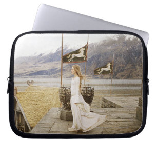 Funda Para Portátil Eowyn sobre los pasos del castillo