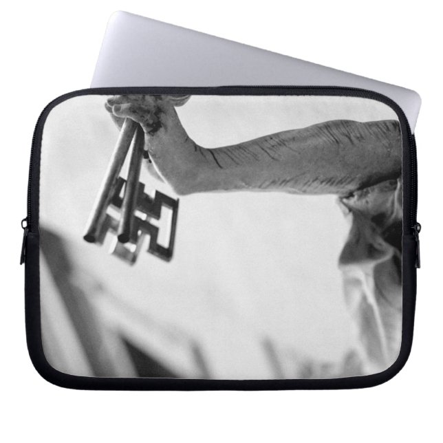 Funda Para Portátil Europa, Austria, Salzburgo. Estatua con llaves 2 (Frente)