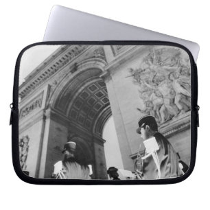 Funda Para Portátil Europa, Francia, París. Ceremonia militar en el