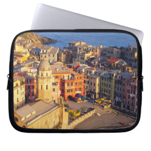 Funda Para Portátil Europa, Italia, Cinque Terre. Pueblo de Vernazza
