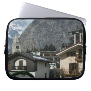 Funda Para Portátil Europa, Italia, Valle d'Aosta, COURMAYEUR: Pueblo