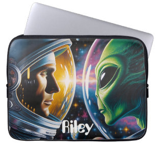 Funda Para Portátil Extranjero y astronauta en el espacio personalizad