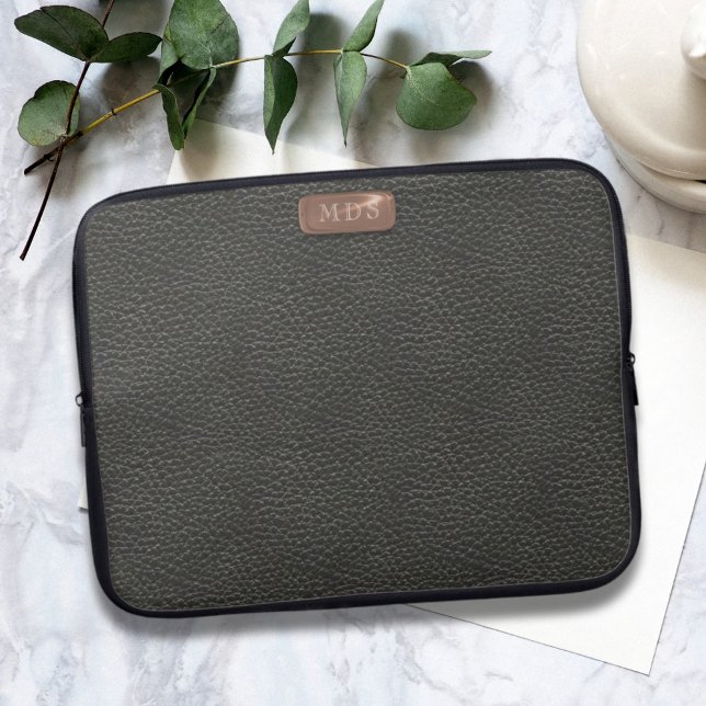 Funda Para Portátil Falsa apariencia de cuero negro Monograma Manga de (Add your initials to this stylish black laptop sleeve)