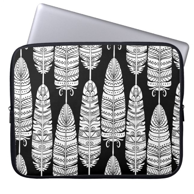 Funda Para Portátil Feathers boho: patrón blanco y negro (Frente)