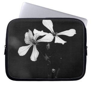 Funda Para Portátil floral blanca y negra mínima