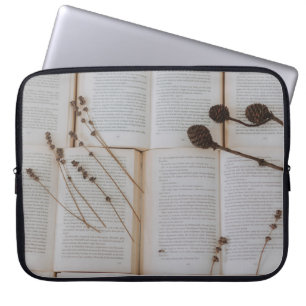 Funda Para Portátil Flores secas en los libros