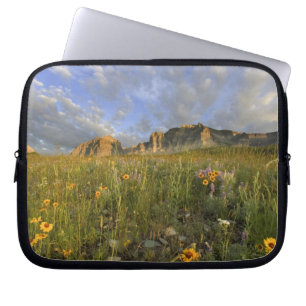 Funda Para Portátil Flores silvestres de la pradera en Many Glacier Va