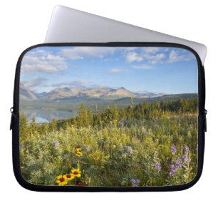 Funda Para Portátil Flores silvestres de pradera y lago Lower Two Medi