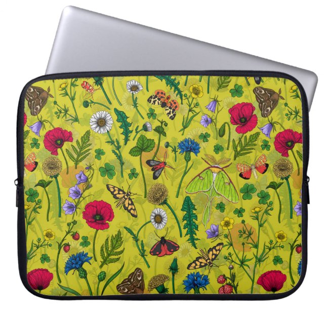 Funda Para Portátil Flores y polillas silvestres en verde (Frente)