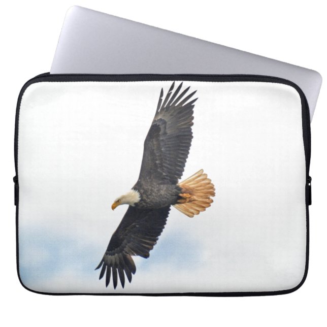 Funda Para Portátil Flying Bald Eagle Wildlife Photograph (Frente)
