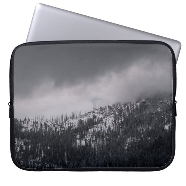 FUNDA PARA PORTÁTIL FOTO DE GRAYSCALE DEL ÁRBOL (Frente)