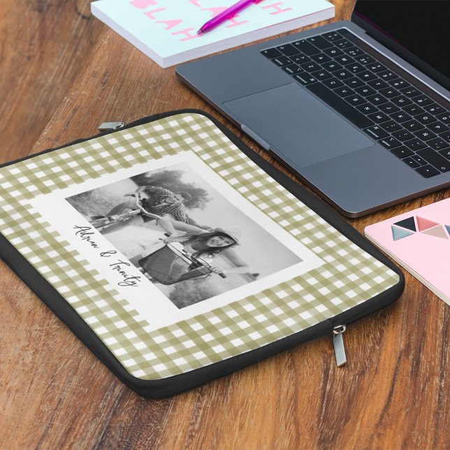 Funda Para Portátil Foto de Sage Green Gingham Plaid Personalizado (Subido por el creador)