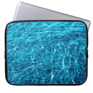 Funda Para Portátil Foto de una macro burbuja de agua de mar clara azu