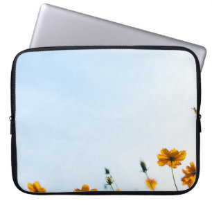 Funda Para Portátil Fotografía cercana de las flores amarillas