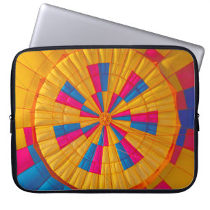 Funda Para Portátil Fotografía de ángulo bajo de amarillo, rosa y negr