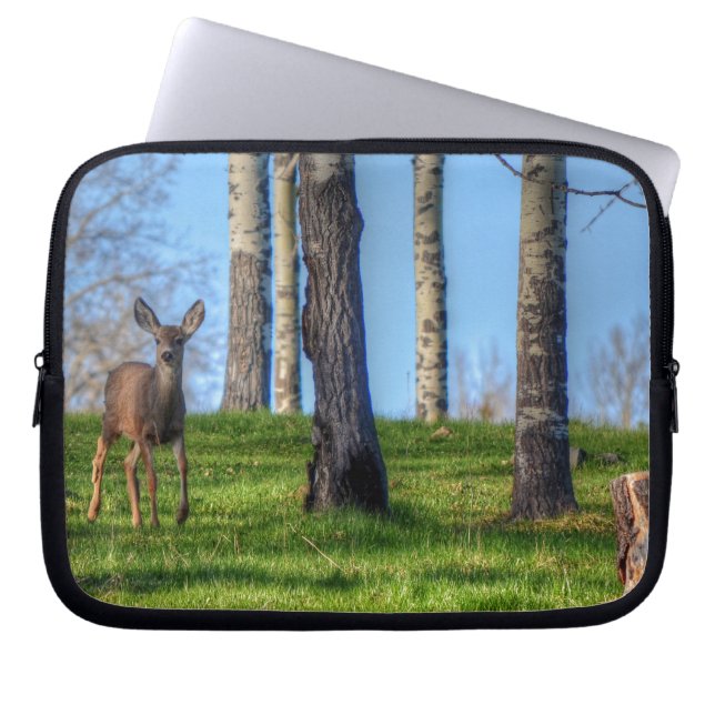Funda Para Portátil Fotografía de animales salvajes Deer Fawn y Forest (Frente)