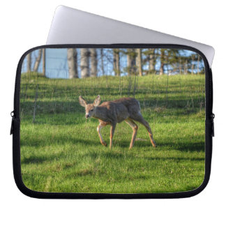 Funda Para Portátil Fotografía de animales salvajes Deer Fawn y Ranch
