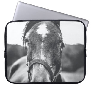 FUNDA PARA PORTÁTIL FOTOGRAFÍA DE GRAYSCALE DEL CABALLO